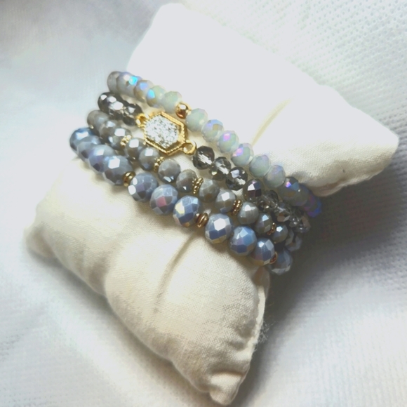 Crystal Beaded Bracelet Set - Picture 4 of 6
